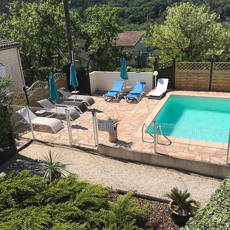 Gîtes Le Mas du Vieux Chêne Salavas Extérieur photo
