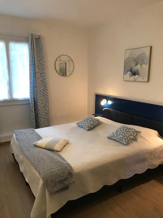 Gîtes Le Mas du Vieux Chêne Salavas Extérieur photo